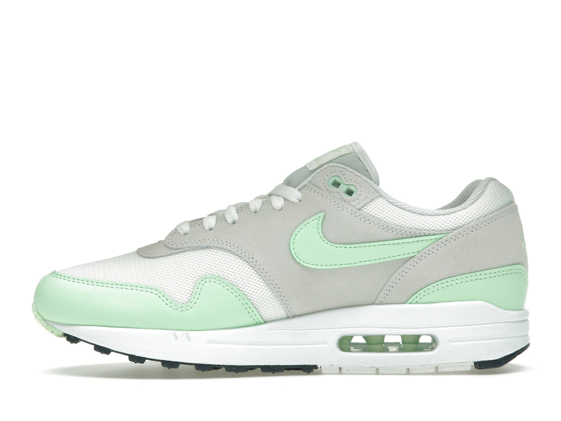 Vue 19 de Nike Air Max 1 Essential Summit White Photon Dust Vapor Green