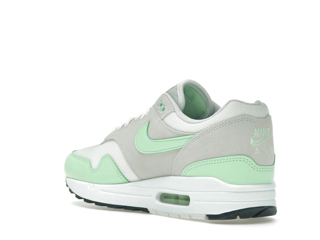 Vue 24 de Nike Air Max 1 Essential Summit White Photon Dust Vapor Green