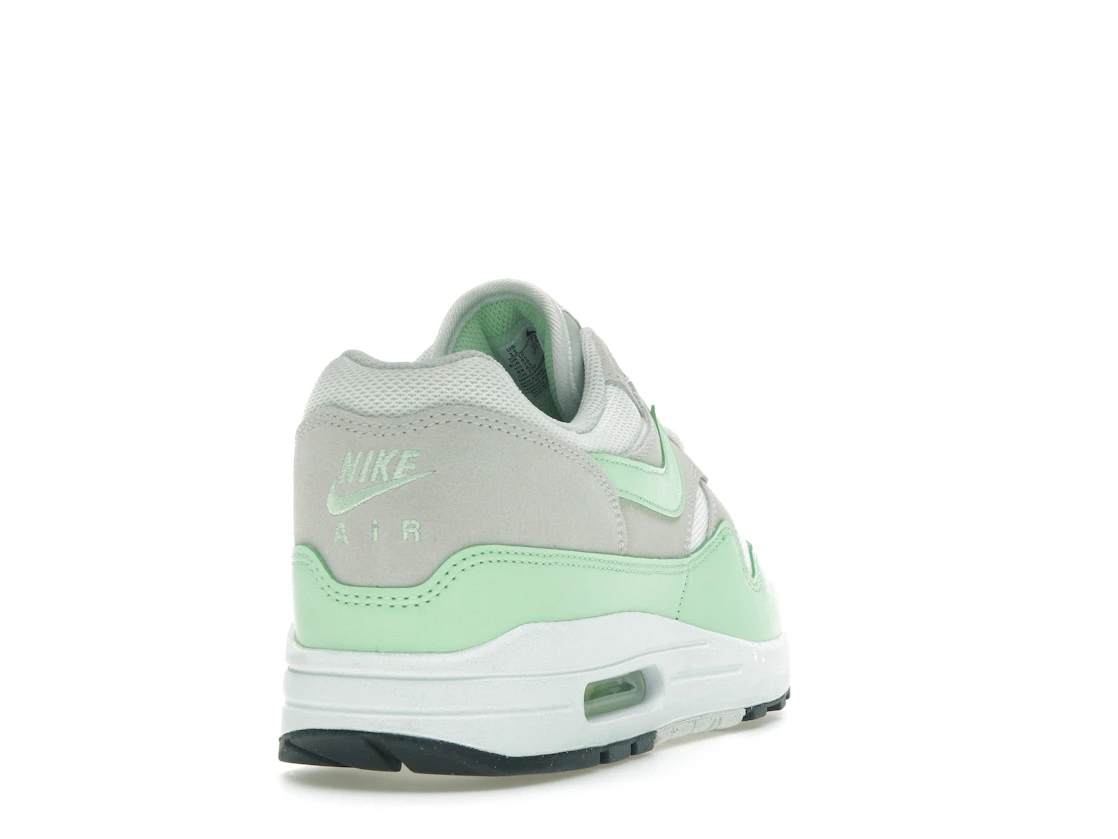 Vue 30 de Nike Air Max 1 Essential Summit White Photon Dust Vapor Green