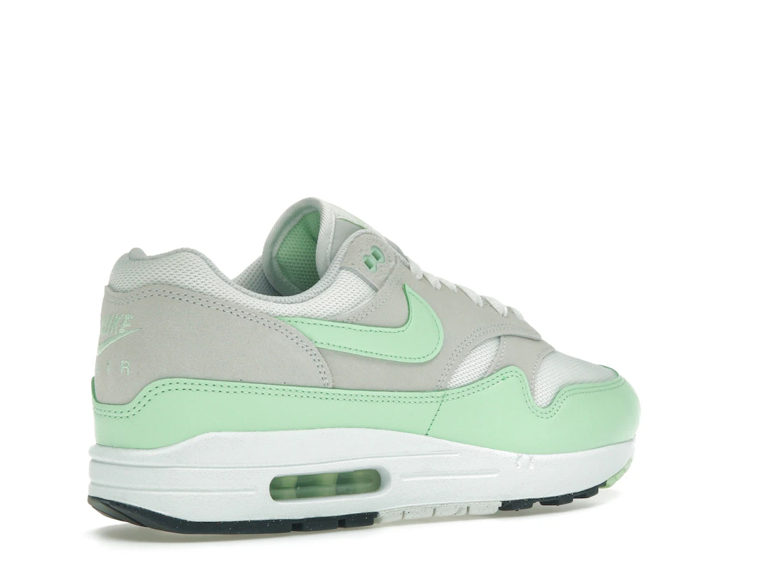 Vue 33 de Nike Air Max 1 Essential Summit White Photon Dust Vapor Green