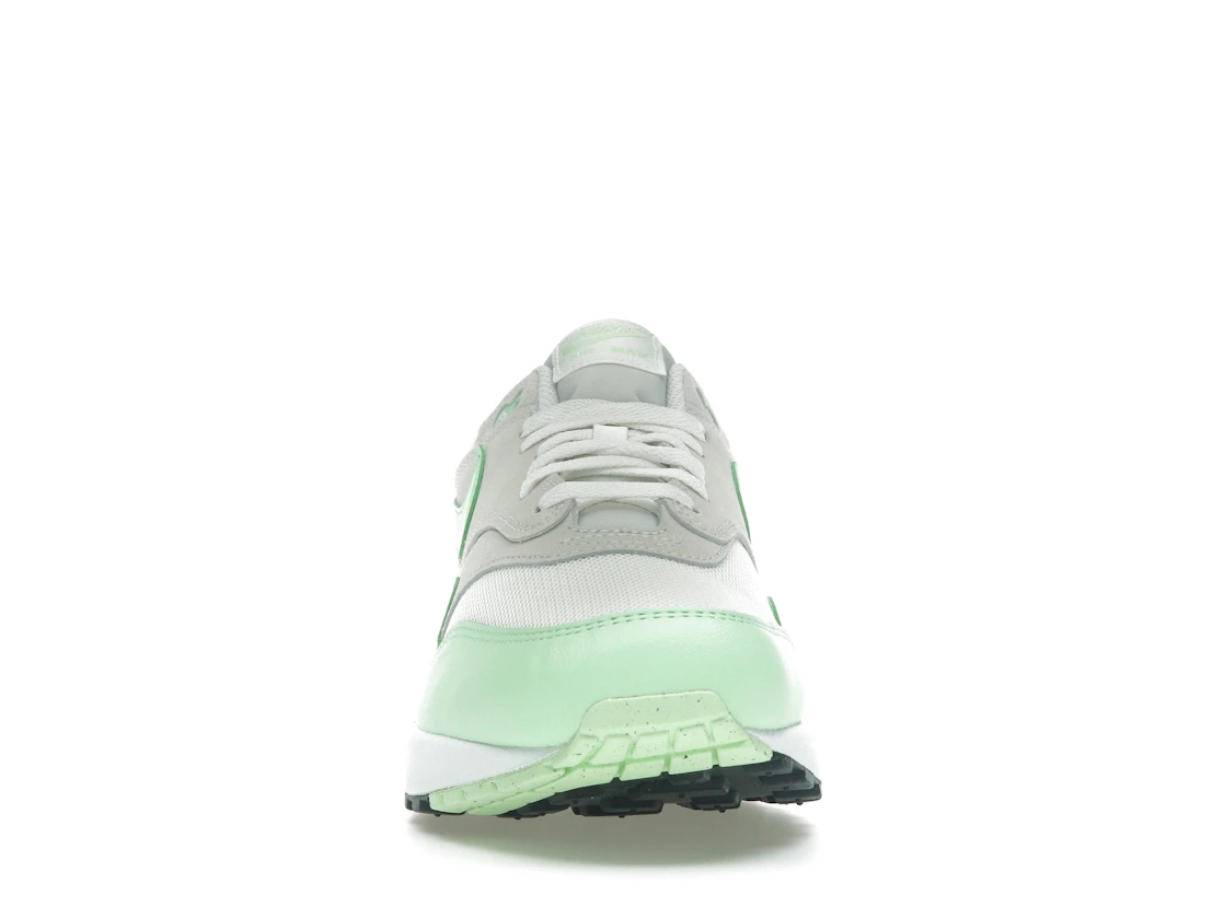 Vue 10 de Nike Air Max 1 Essential Summit White Photon Dust Vapor Green