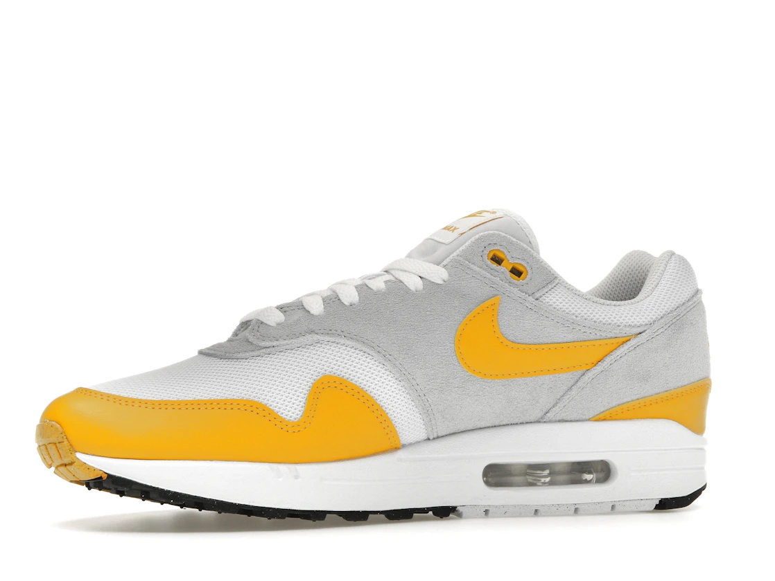 Vue 17 de Nike Air Max 1 Essential University Gold