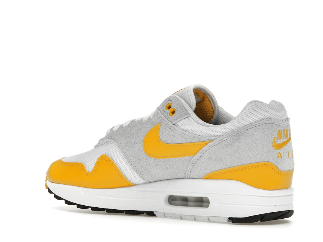 Vue 23 de Nike Air Max 1 Essential University Gold