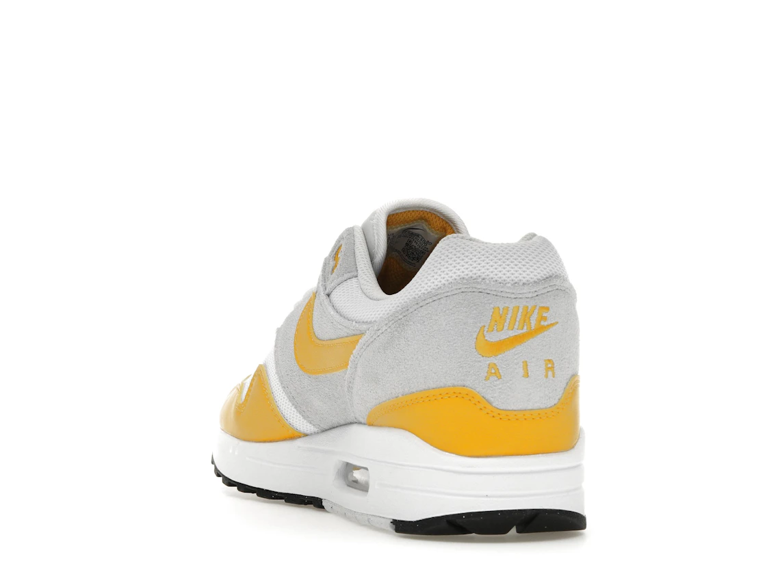 Vue 26 de Nike Air Max 1 Essential University Gold