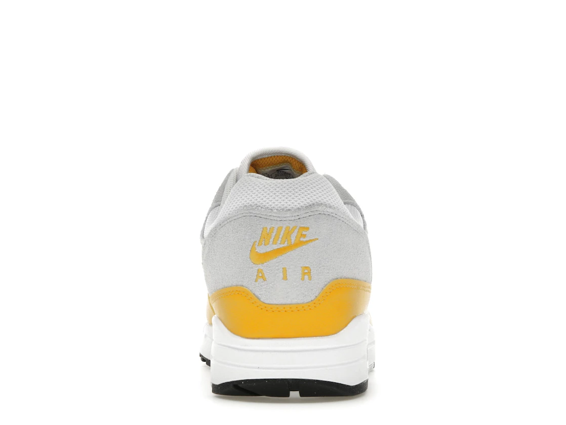 Vue 28 de Nike Air Max 1 Essential University Gold