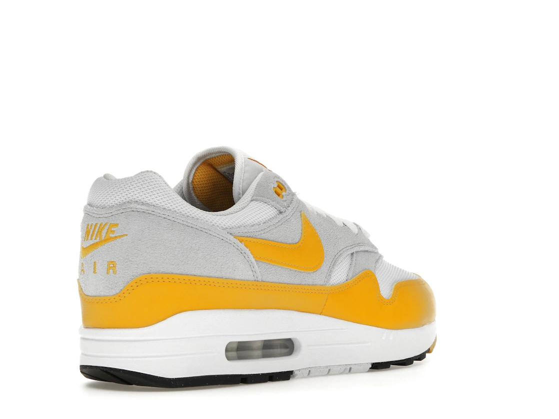 Vue 32 de Nike Air Max 1 Essential University Gold