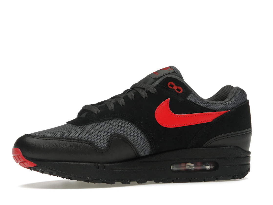 Vue 17 de Nike Air Max 1 Essential Vamps