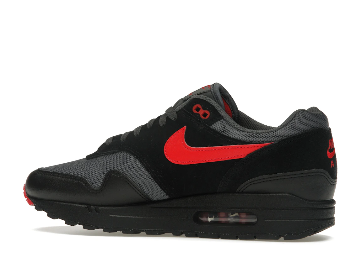 Vue 21 de Nike Air Max 1 Essential Vamps