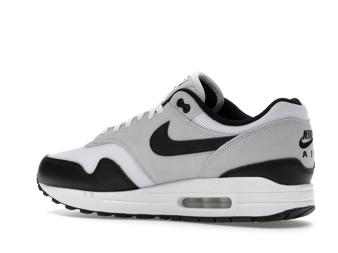 Vue 22 de Nike Air Max 1 Essential White Pure Platinum Black