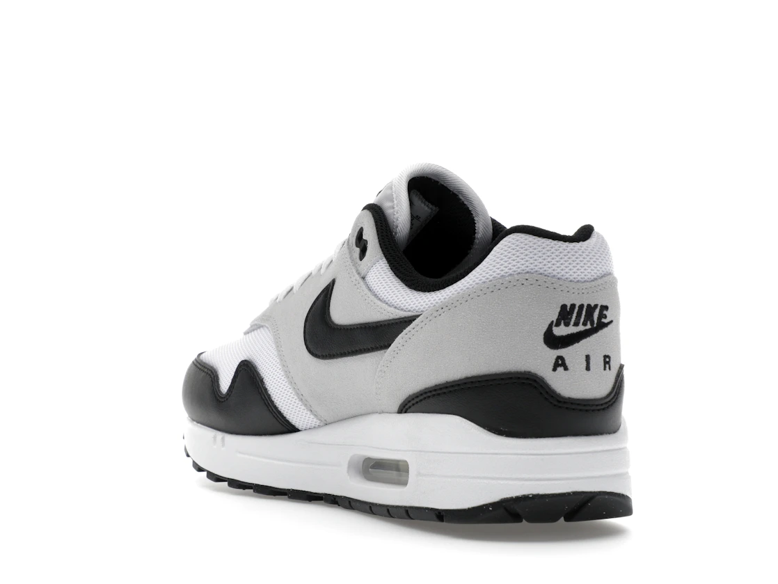 Vue 25 de Nike Air Max 1 Essential White Pure Platinum Black