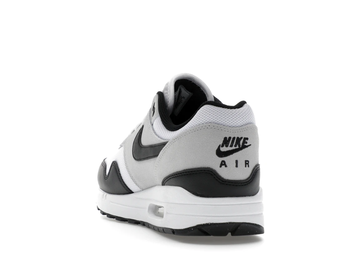 Vue 26 de Nike Air Max 1 Essential White Pure Platinum Black