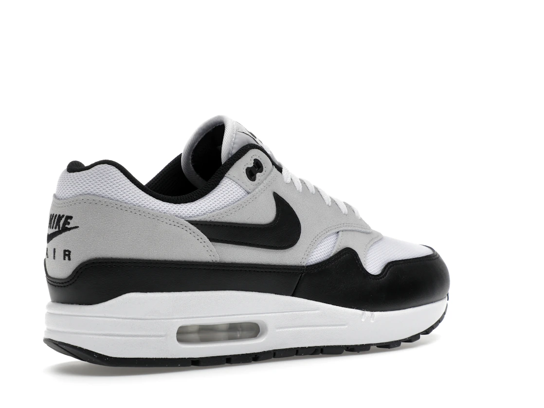 Vue 33 de Nike Air Max 1 Essential White Pure Platinum Black