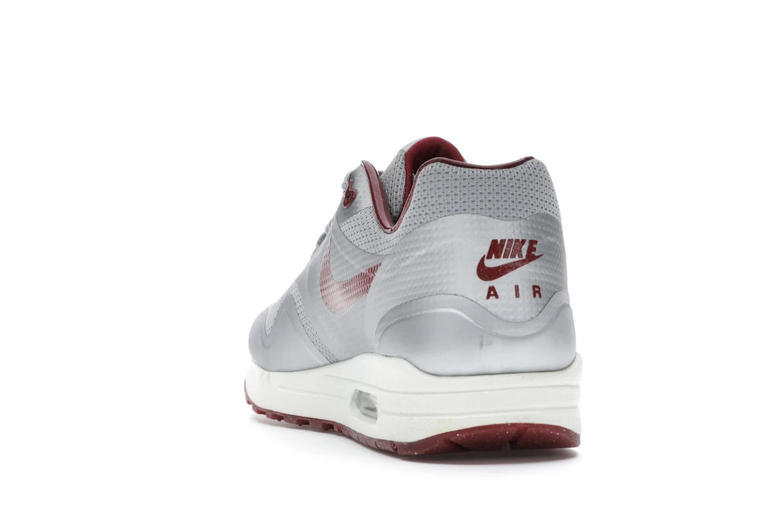 Vue 26 de Nike Air Max 1 Hyperfuse Night Track