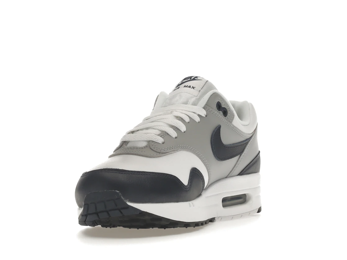 Vue 13 de Nike Air Max 1 LV8 Obsidian
