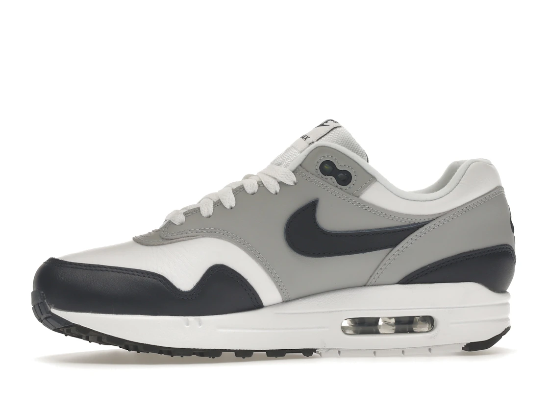 Vue 18 de Nike Air Max 1 LV8 Obsidian
