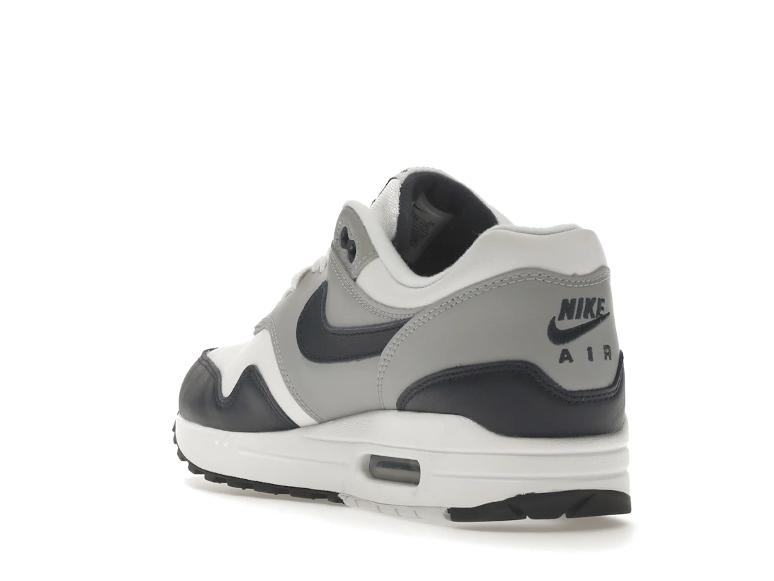 Vue 25 de Nike Air Max 1 LV8 Obsidian