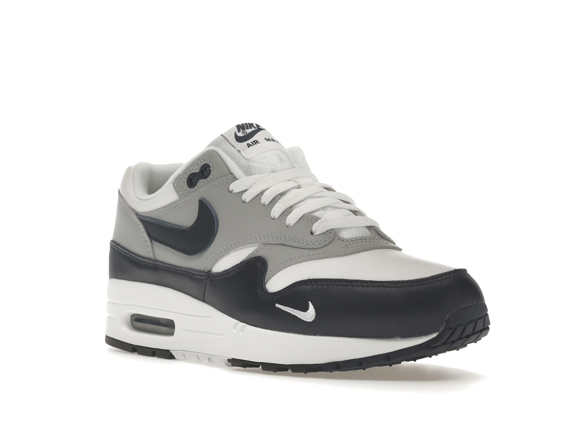 Vue 6 de Nike Air Max 1 LV8 Obsidian