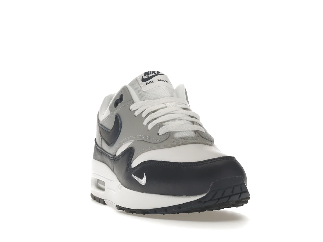 Vue 8 de Nike Air Max 1 LV8 Obsidian