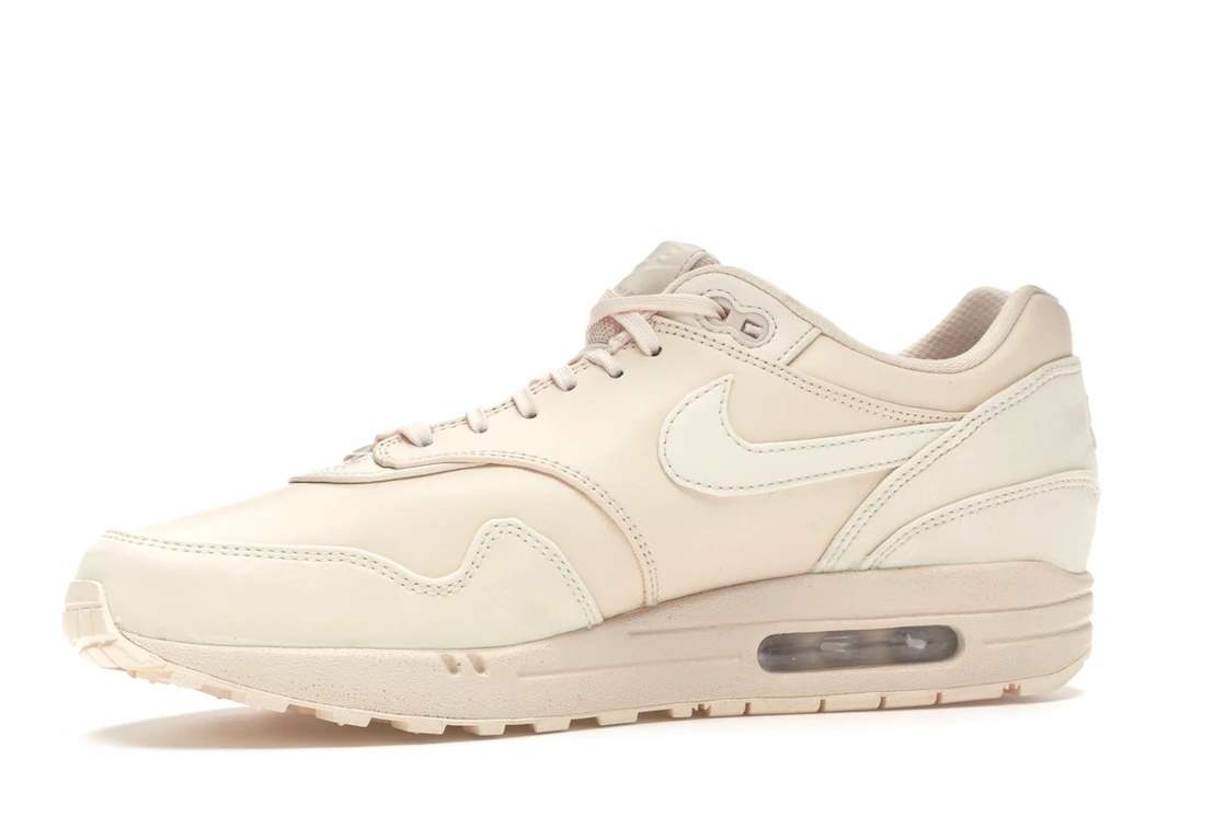 Vue 17 de Nike Air Max 1 LX Guava Ice 