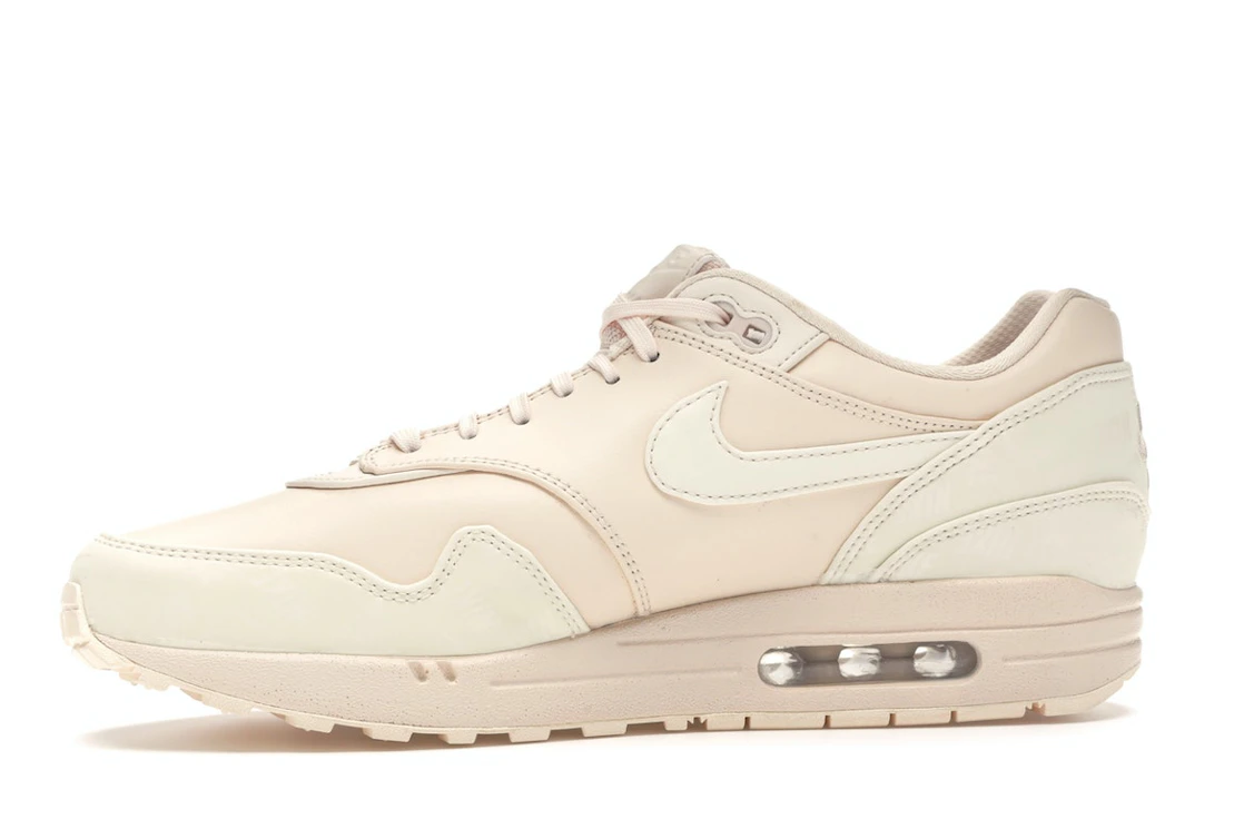 Vue 18 de Nike Air Max 1 LX Guava Ice 
