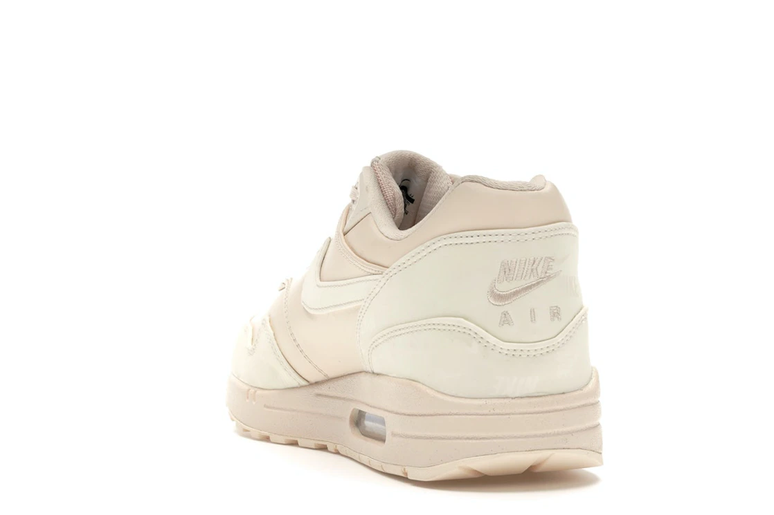 Vue 26 de Nike Air Max 1 LX Guava Ice 