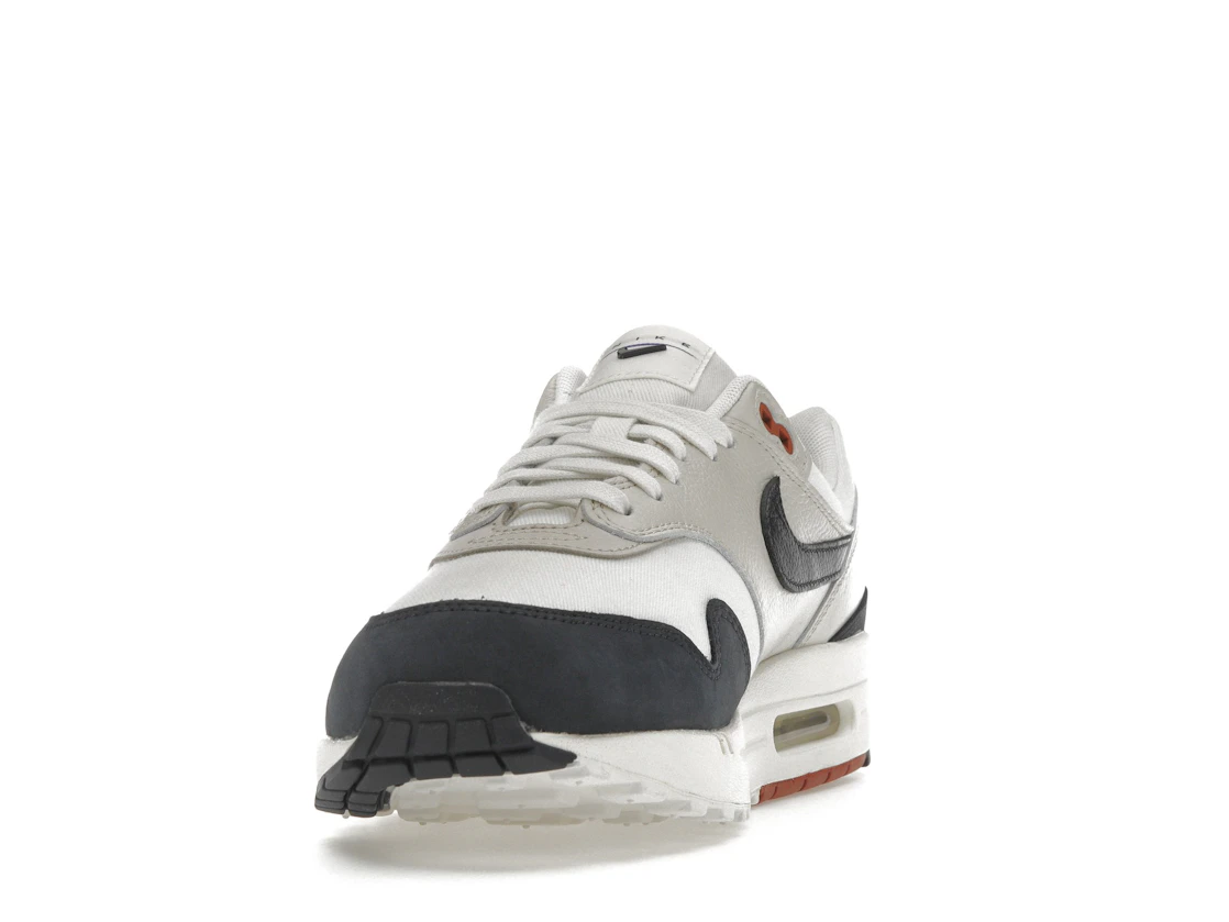 Vue 12 de Nike Air Max 1 LX Obsidian Light Orewood Brown 