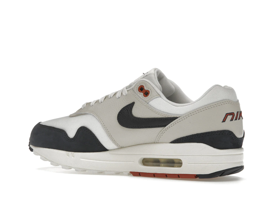 Vue 22 de Nike Air Max 1 LX Obsidian Light Orewood Brown 