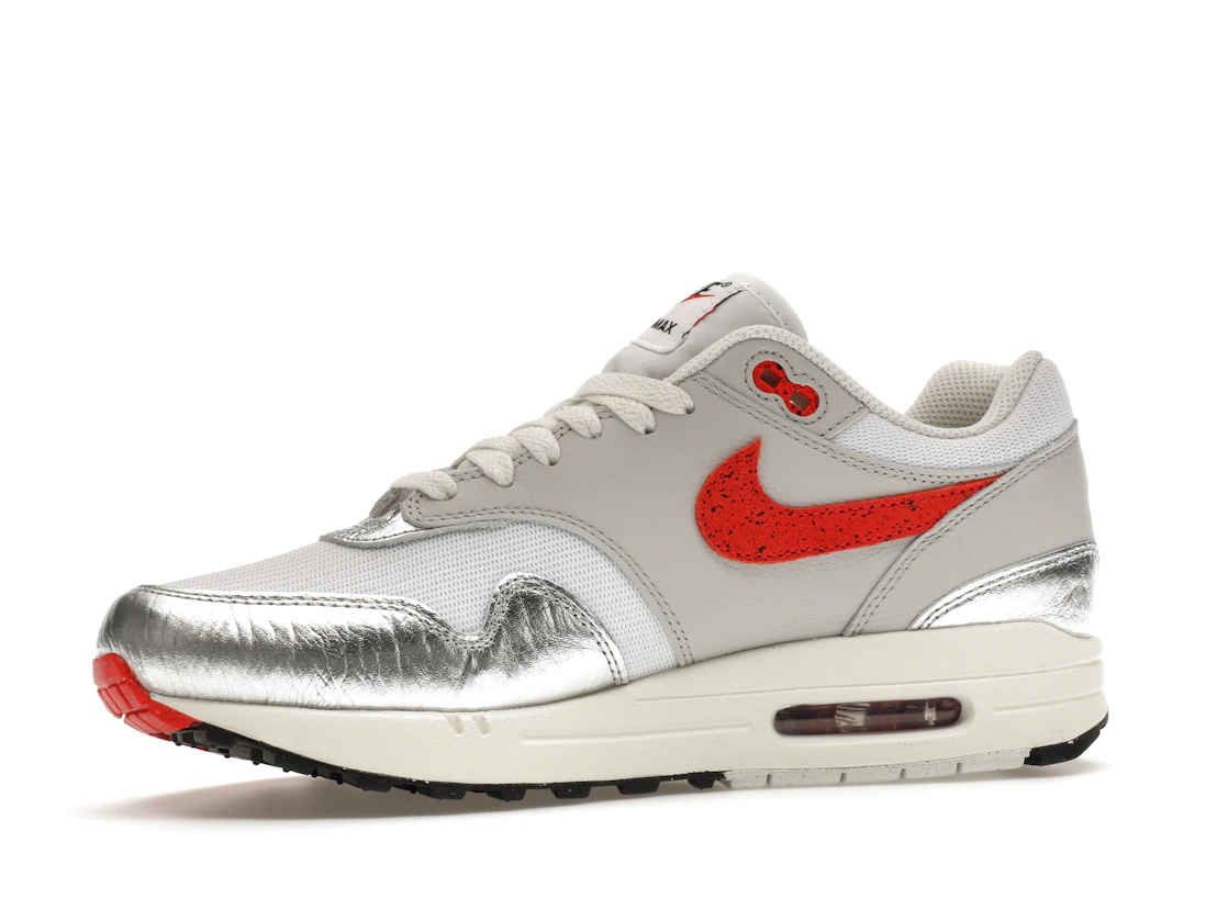 Vue 17 de Nike Air Max 1 PRM SE Hot Sauce