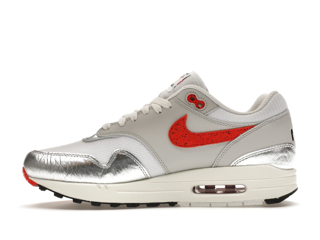 Vue 19 de Nike Air Max 1 PRM SE Hot Sauce