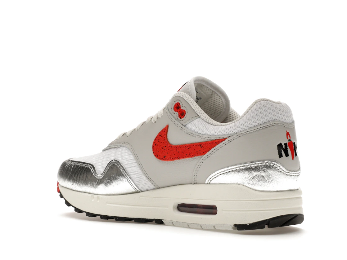 Vue 23 de Nike Air Max 1 PRM SE Hot Sauce