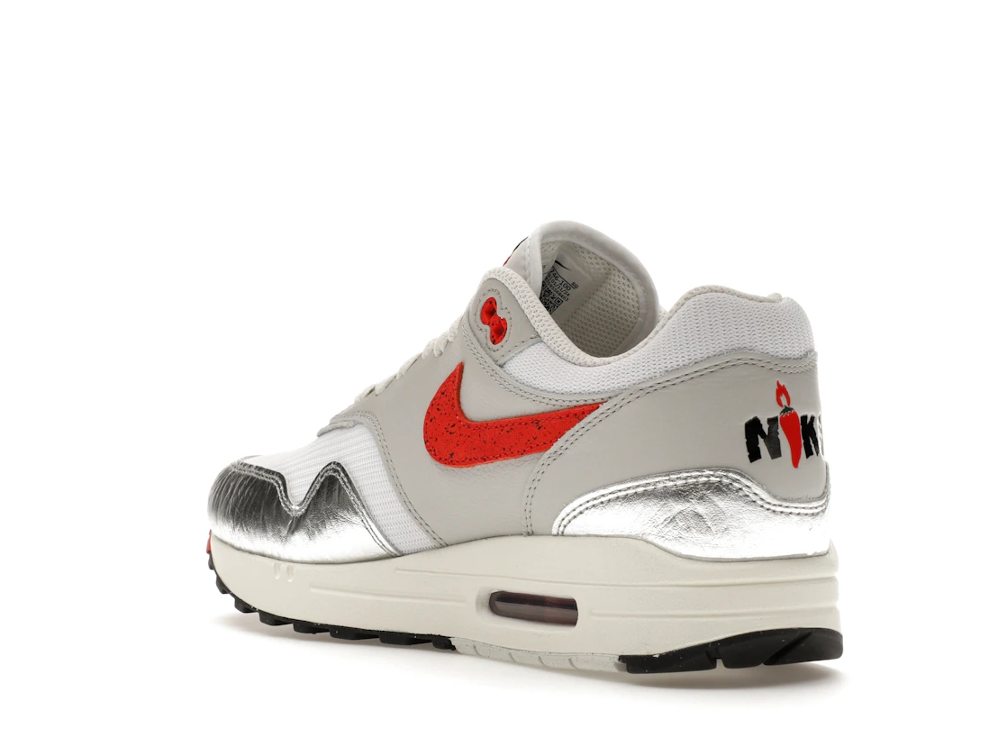 Vue 24 de Nike Air Max 1 PRM SE Hot Sauce