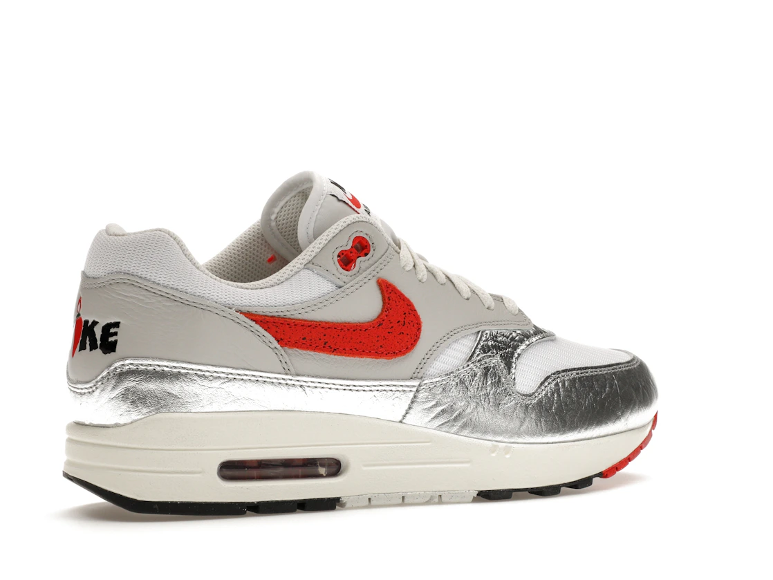 Vue 34 de Nike Air Max 1 PRM SE Hot Sauce