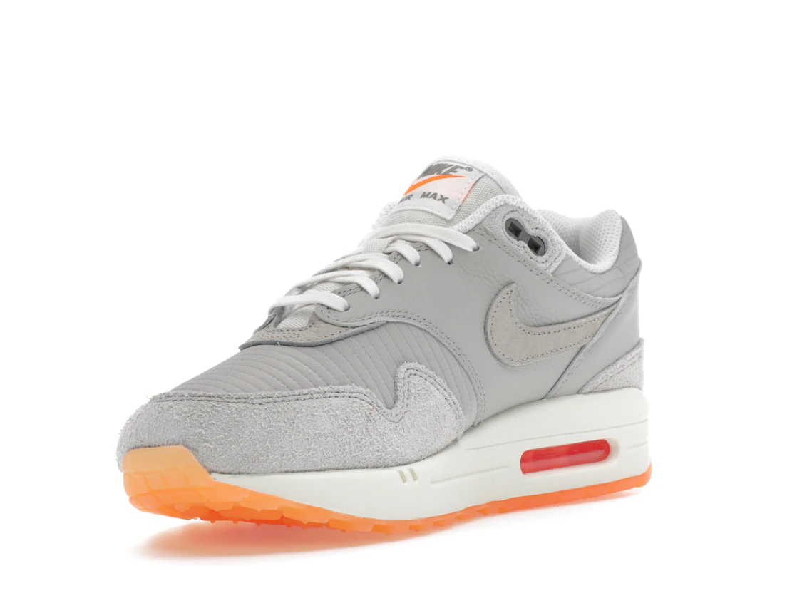 Vue 14 de Nike Air Max 1 PRM Light Iron Ore Total Orange