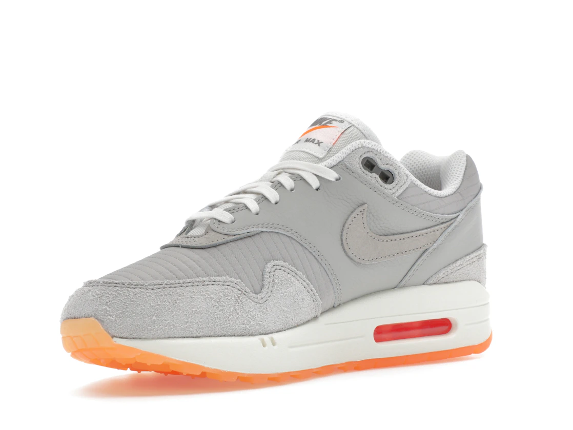 Vue 15 de Nike Air Max 1 PRM Light Iron Ore Total Orange