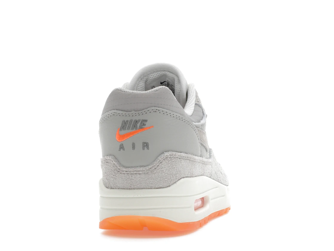 Vue 29 de Nike Air Max 1 PRM Light Iron Ore Total Orange