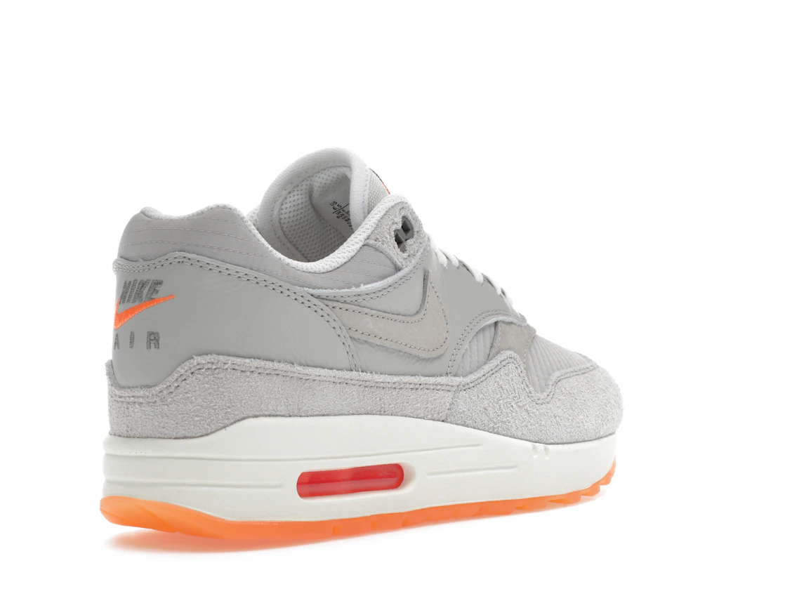Vue 32 de Nike Air Max 1 PRM Light Iron Ore Total Orange