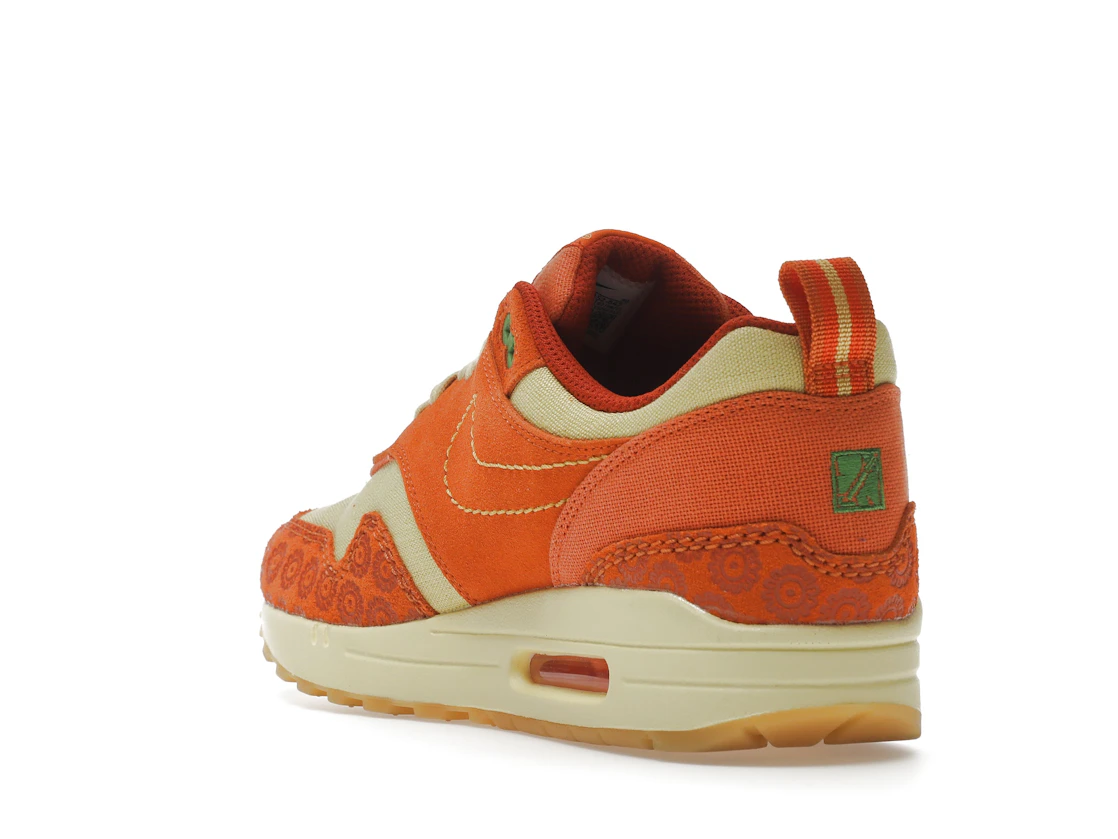 Vue 25 de Nike Air Max 1 PRM Somos Familia 