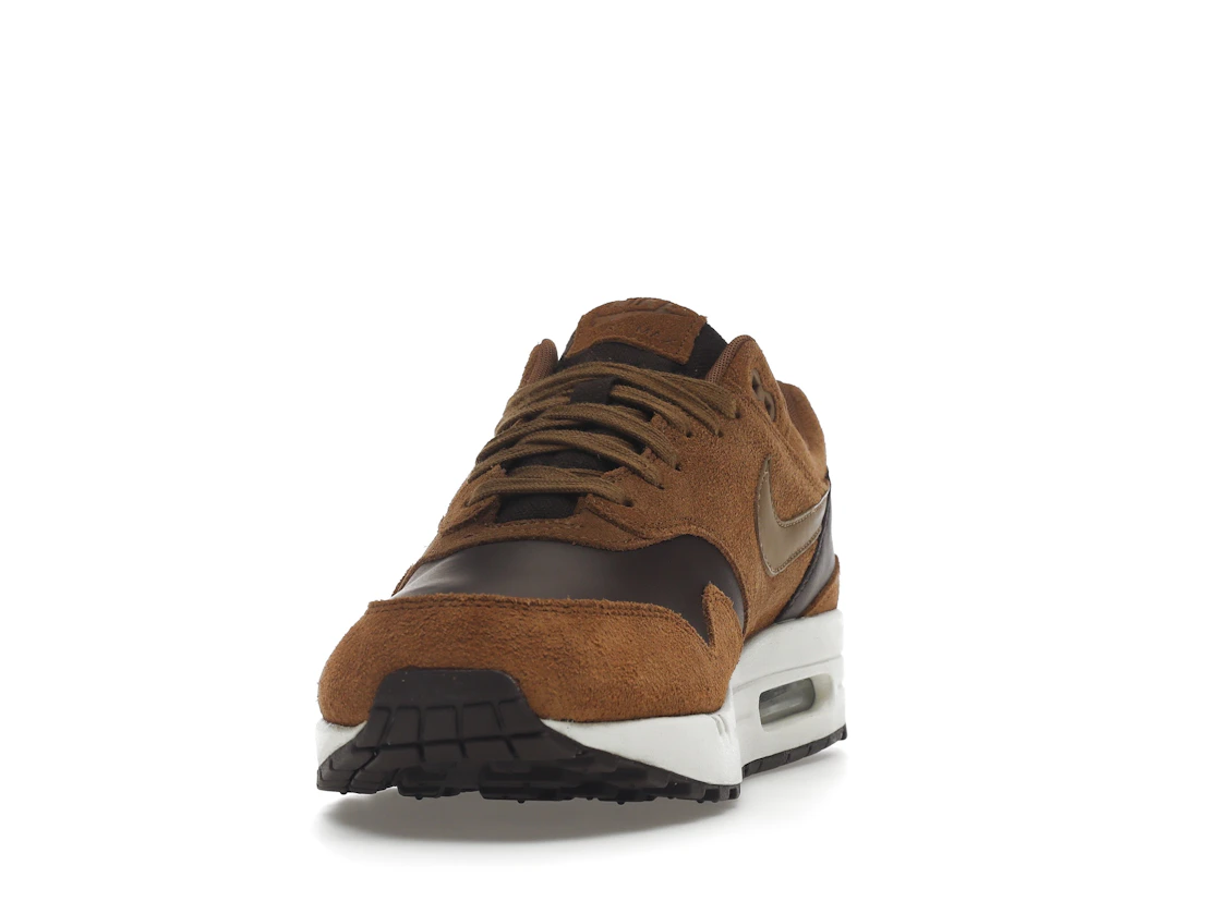 Vue 12 de Nike Air Max 1 Premium Leather Ale Brown