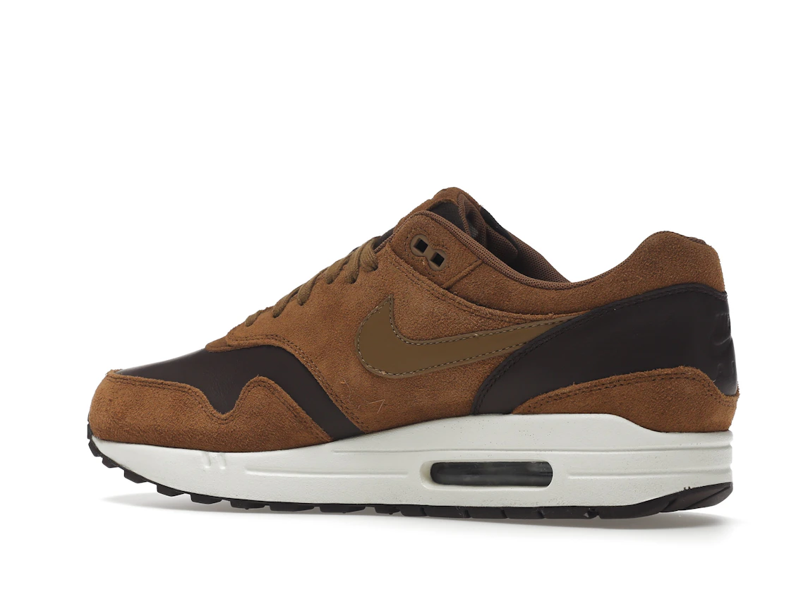 Vue 22 de Nike Air Max 1 Premium Leather Ale Brown