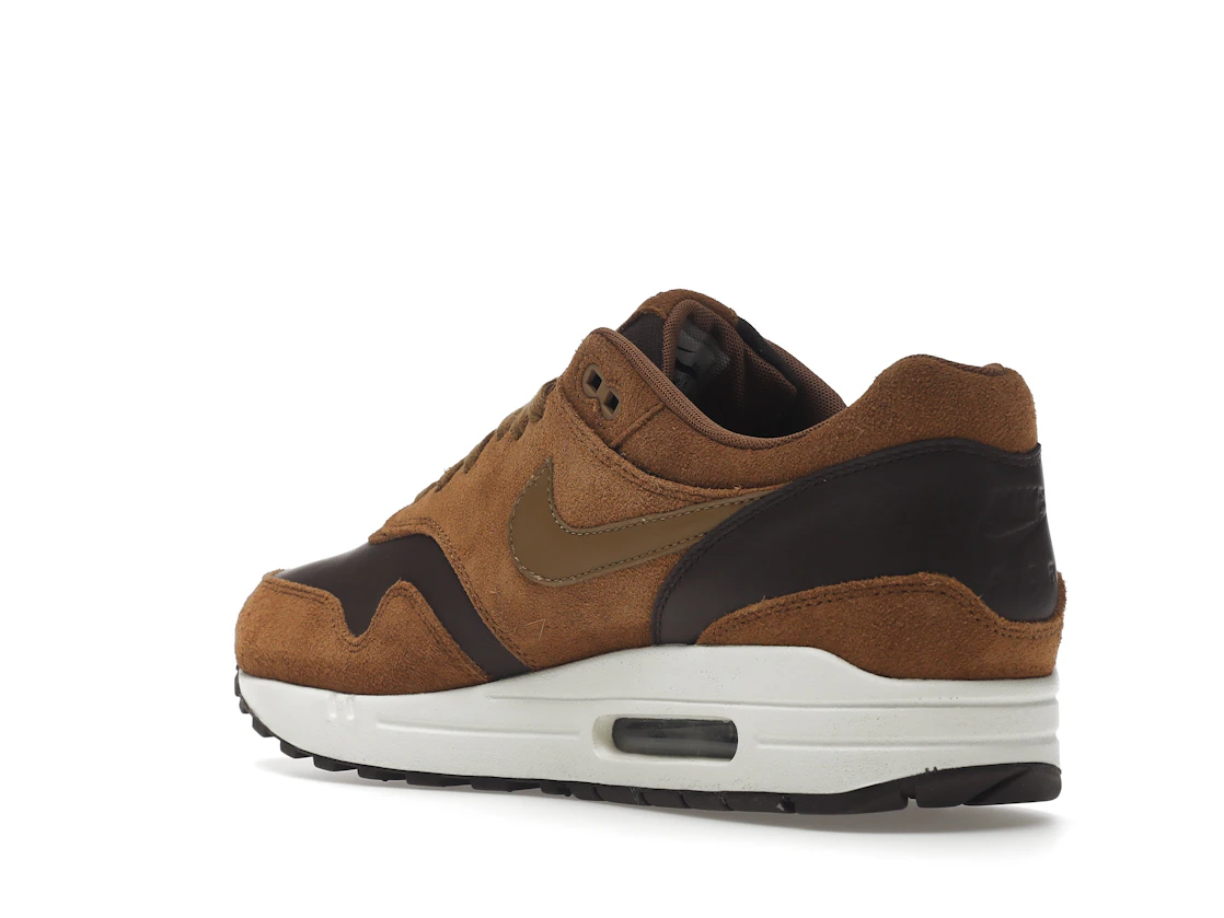 Vue 24 de Nike Air Max 1 Premium Leather Ale Brown