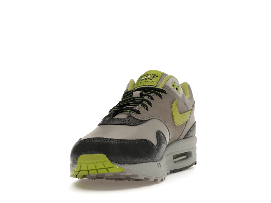 Vue 12 de Nike Air Max 1 SP HUF Pear Green (2024)