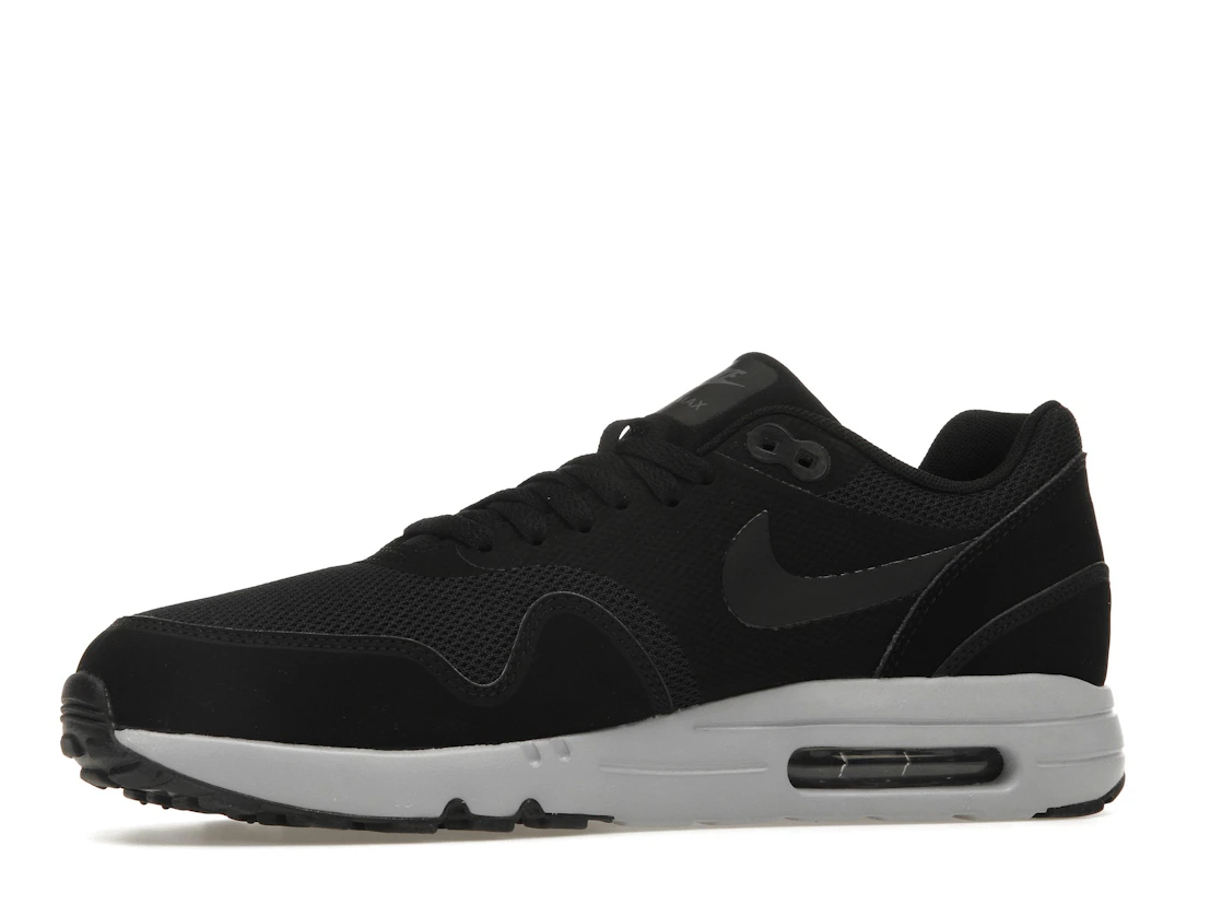 Vue 17 de Nike Air Max 1 Ultra 2.0 Essential Black/Black/Wolf Grey