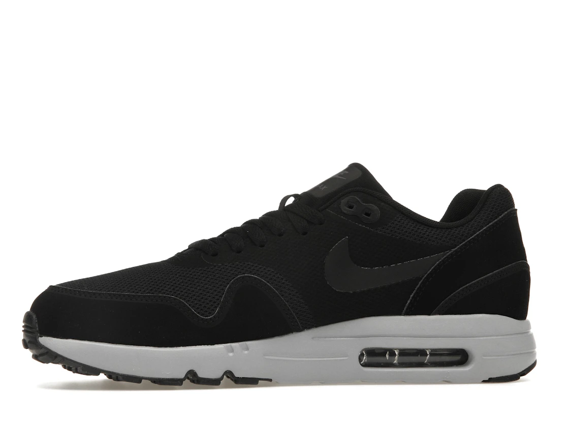 Vue 18 de Nike Air Max 1 Ultra 2.0 Essential Black/Black/Wolf Grey
