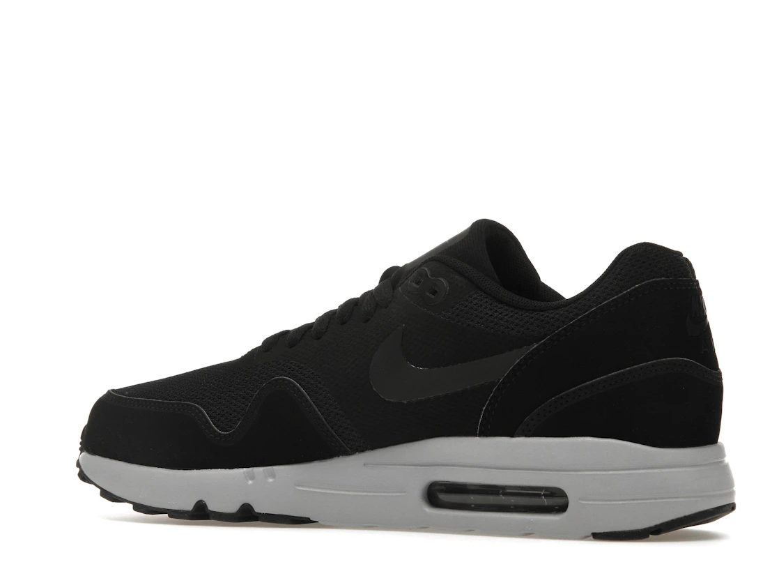 Vue 22 de Nike Air Max 1 Ultra 2.0 Essential Black/Black/Wolf Grey