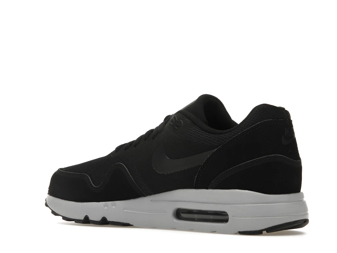 Vue 23 de Nike Air Max 1 Ultra 2.0 Essential Black/Black/Wolf Grey