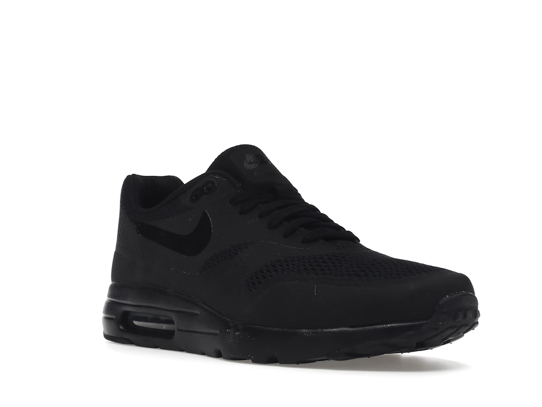 Vue 6 de Nike Air Max 1 Ultra Essential Triple Black