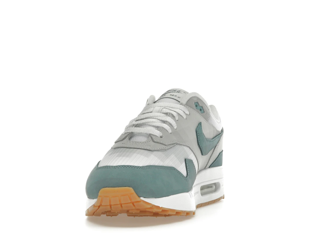 Vue 12 de Nike Air Max 1 .SWOOSH Low Poly Adventure
