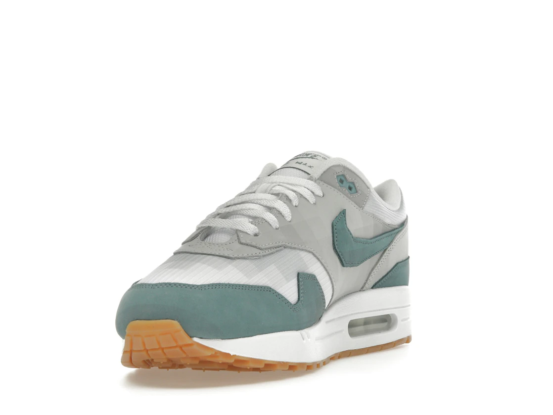 Vue 13 de Nike Air Max 1 .SWOOSH Low Poly Adventure