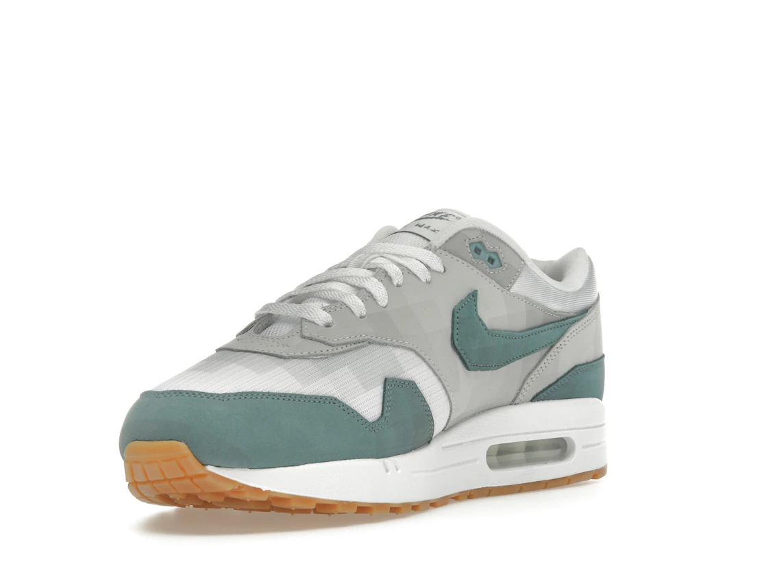 Vue 14 de Nike Air Max 1 .SWOOSH Low Poly Adventure