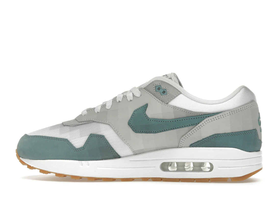 Vue 20 de Nike Air Max 1 .SWOOSH Low Poly Adventure